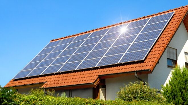 Εντός Μαρτίου ανοίγει η πλατφόρμα στο gov.gr για "Φωτοβολταϊκά στη στέγη"